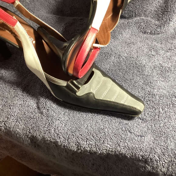 Donald Pliner leather woman’s high heel, black,gray,white and red - Picture 2 of 4